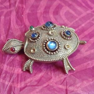 Signed Vintage Turtle Brooch Signed JJ